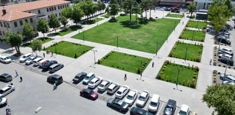 MELİKGAZİ BELEDİYESİ’NİN İLÇEYE KAZANDIRDIĞI 270 PARK VE 3 MİLYON METREKARE YEŞİL ALAN VATANDAŞLARIN GÖZDESİ OLDU