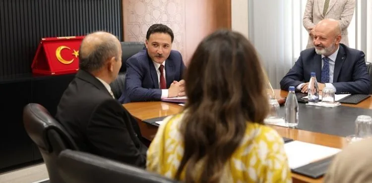 BAŞKAN ÇOLAKBAYRAKDAR, “KOCASİNAN’I HER ALANDA KALKINDIRIYORUZ”