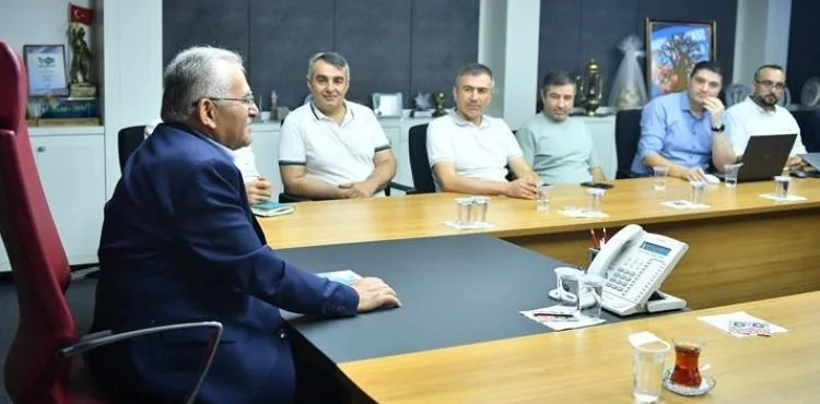 BAŞKAN BÜYÜKKILIÇ’TAN BÜYÜKŞEHİR’DE “AKILLI ŞEHİR” ZİRVESİ