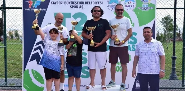 BÜYÜKŞEHİR SPOR A.Ş. EV SAHİPLİĞİNDE DÜZENLENEN T200 MASTER TENİS TURNUVASI TAMAMLANDI