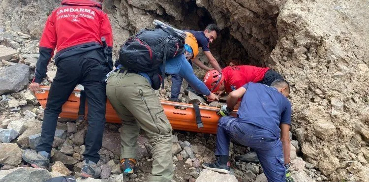 Erciyes Dağı’nda mahsur kalan dağcılar kurtarıldı