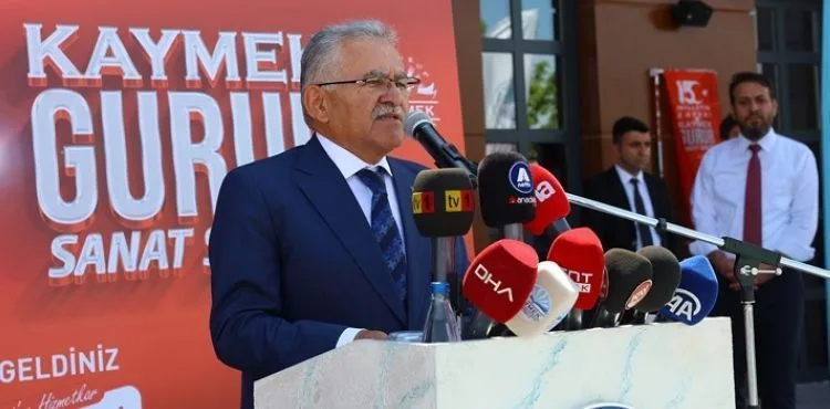 BÜYÜKŞEHİR’İN 15 TEMMUZ’U UNUTTURMAYAN ‘MİLLETİN ZAFERİ KAYMEK GURUR SANAT SERGİSİ’ AÇILDI