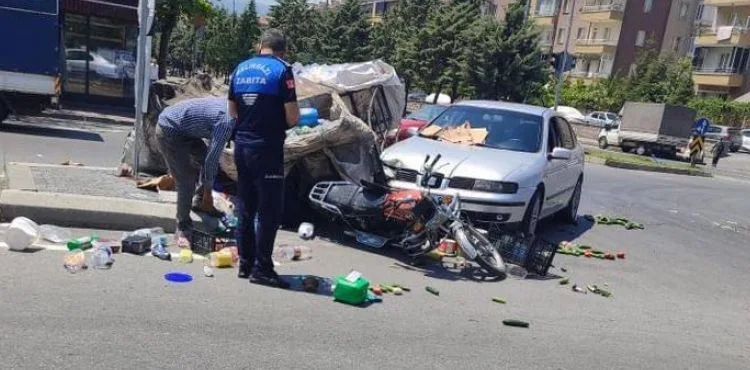 Otomobil ile motosiklet çarpıştı