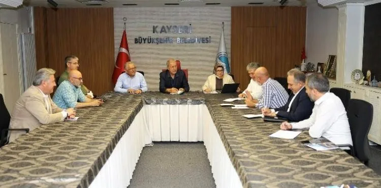 BÜYÜKŞEHİR’DE “YATIRIM VE HİZMET” ZİRVESİ