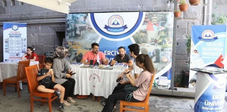ERÜ’nün Tercih Danışmanlığı Standı İlgi Görüyor