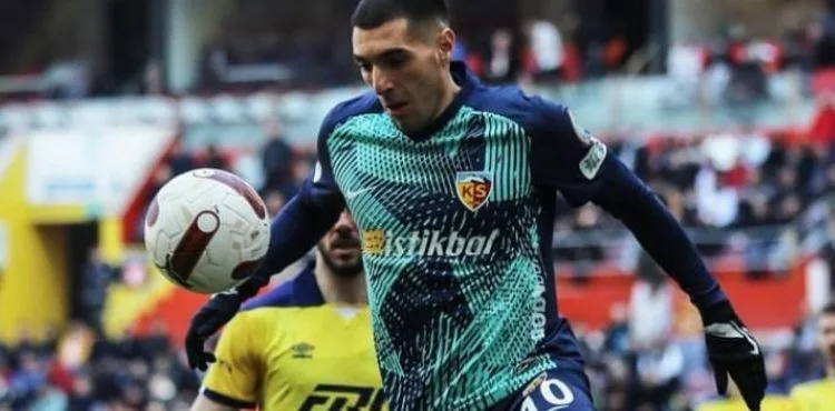 Burak Yılmaz: "Mehdi Bourabia bizimle devam edecek"