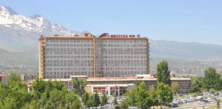 Görevi başındaki doktora darp girişimi.