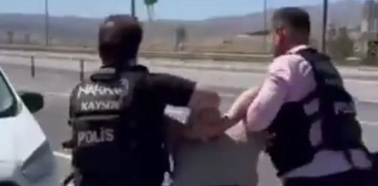 Kente uyuşturucu madde sokmak isteyen 2 şüpheli yakalandı