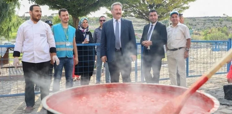 MELİKGAZİ’DE SALÇA GÜNLERİ BAŞLIYOR