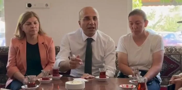 CHP’li Aşkın Genç’in dinlediği süt üretici: Sahipsiz kaldık, bize sahip çıkan bir Tarım Bakanı yok
