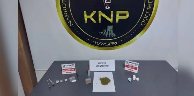 Uyuşturucu madde ticareti yapan 9 şüpheli yakalandı