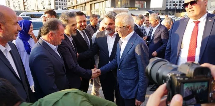 Bakan Uraloğlu’ndan AK Parti ve MHP İl Başkanığı’na ziyaret