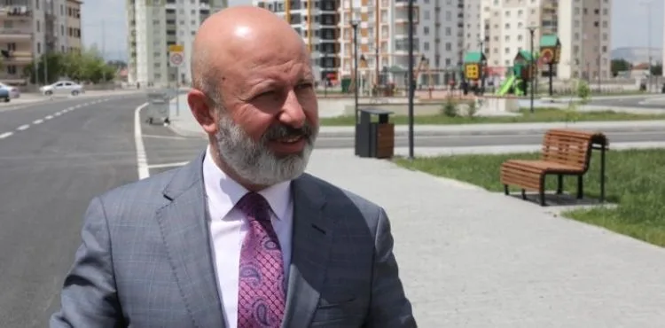 BAŞKAN ÇOLAKBAYRAKDAR, "OTOMATİK SULAMA İLE SU VE ENERJİ TASARRUFU SAĞLIYORUZ"