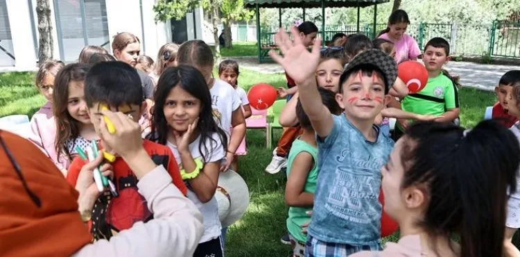 TALAS’TA GEZİCİ KÜTÜPHANE YAZ TURUNU TAMAMLADI