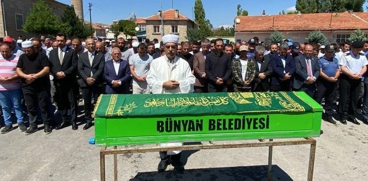 Heyelan sonucu yaşamını yitiren Muhittin Saraç defnedildi