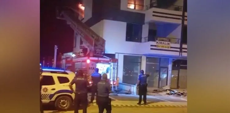 Cinnet geçiren şahıs, evini ateşe verdi