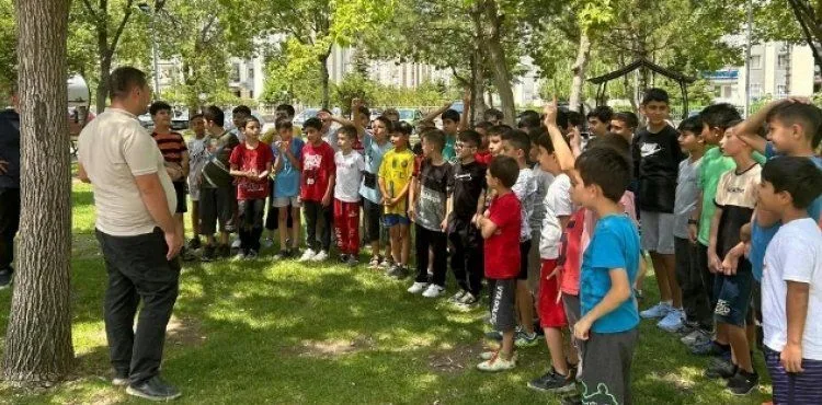 YENİLİKLERİN ÖNCÜSÜ KAYMEK’TEN ÇOCUKLARA İHA EĞİTİMİ