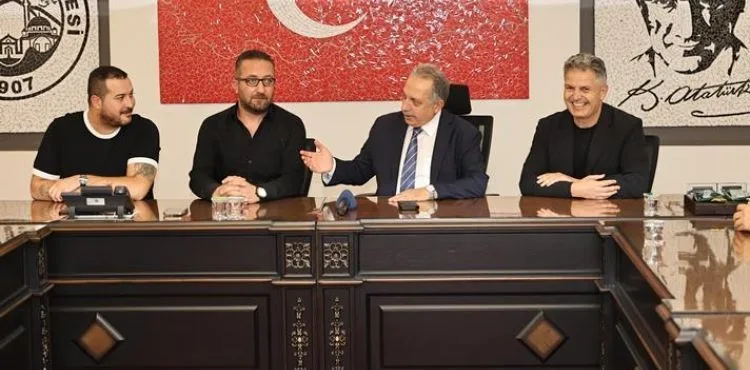 “BORÇSUZ KULÜBÜZ, SİYASET YAPMADIK, ALTYAPIDA ŞAMPİYON TAKIMIZ”