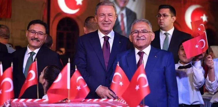 BAŞKAN BÜYÜKKILIÇ, ZAFER BAYRAMI 102. YIL DÖNÜMÜ RESEPSİYONU’NA KATILDI