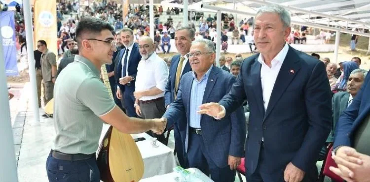 AKAR VE BÜYÜKKILIÇ, MİLLETVEKİLLERİ İLE BİRLİKTE DADALOĞLU ŞENLİKLERİNE KATILDI