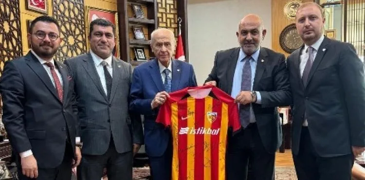 Kayserispor Başkanı Ali Çamlı ve yönetim kurulu üyelerinden MHP lideri Devlet Bahçeli’ye ziyaret