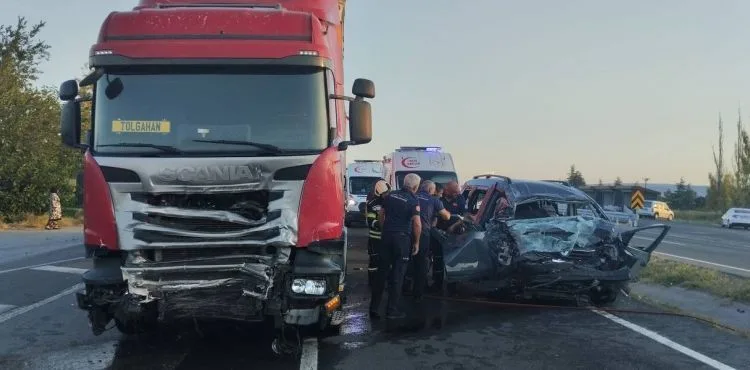 TIR’ında karıştığı zincirleme kazada 1 ölü, 1 yaralı