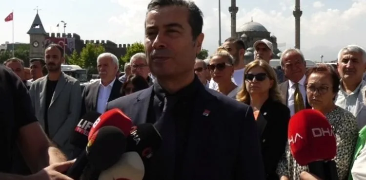CHP 101. Yılına özel çelenk töreni düzenledi