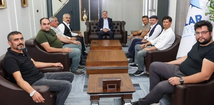 BAŞKAN ÖZDOĞAN’A, MHP İLÇE TEŞKİLATI''NDAN ‘HAYIRLI OLSUN’ ZİYARETİ