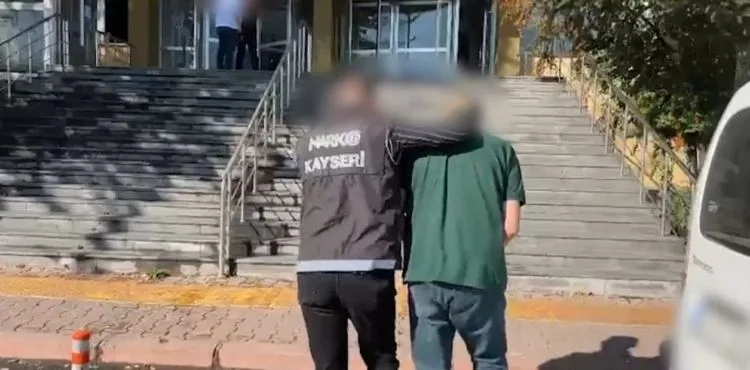 3 yıl kesinleşmiş hapis cezasıyla aranan firari yakalandı