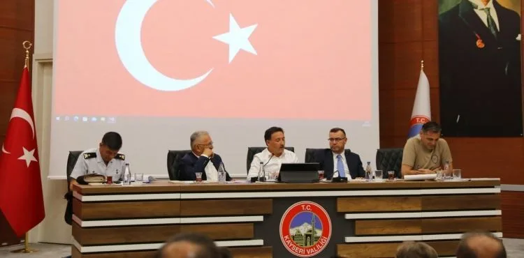 Kayseri Protokolü İl Göç Kurulu Toplantısı için bir araya geldi