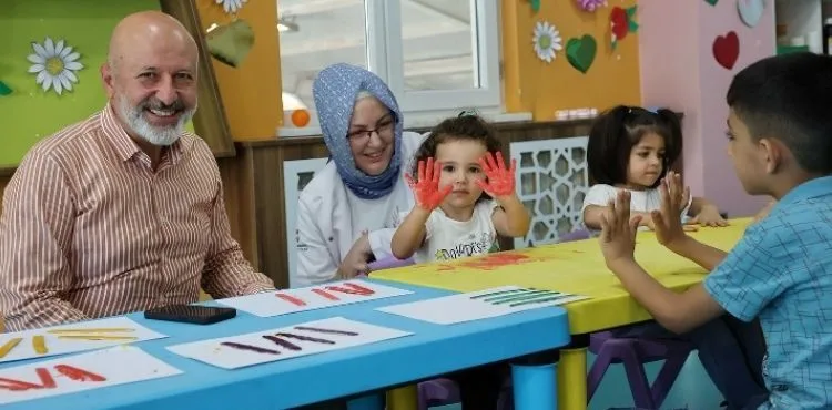 BAŞKAN ÇOLAKBAYRAKDAR, “HAYATIN TÜM RENKLERİ, 7'DEN 70'E BU ÇATI ALTINDA BULUŞUYOR!"