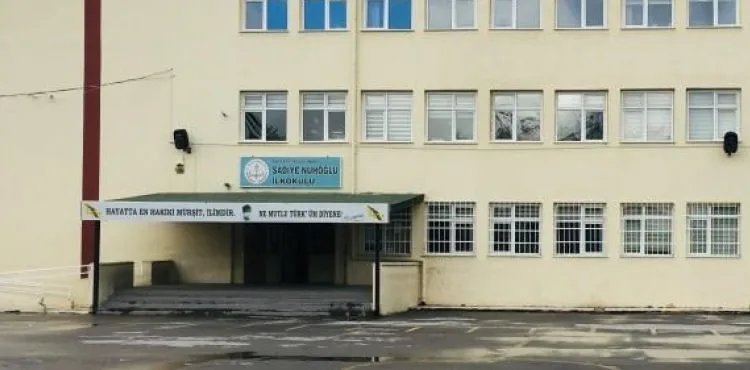 Okul müdürüne darp girişimi
