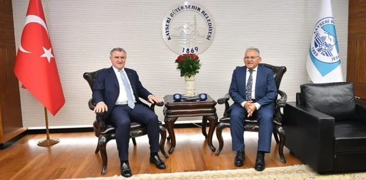 BAKAN BAK’TAN BAŞKAN BÜYÜKKILIÇ’A: “ŞEHRİN AĞABEYİSİNİZ”
