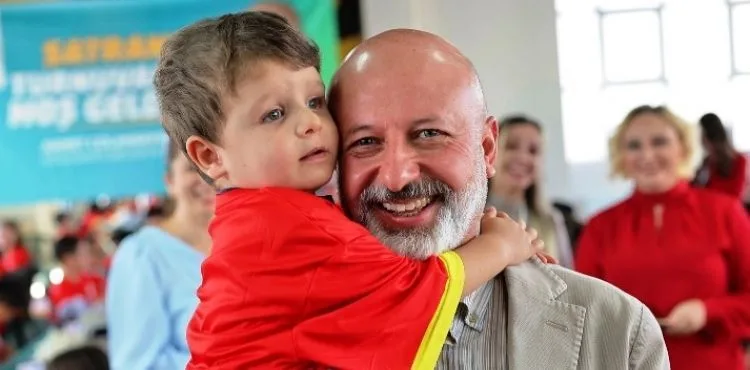 BAŞKAN ÇOLAKBAYRAKDAR, “BÜYÜK VE GÜÇLÜ TÜRKİYE İÇİN ÇOCUKLARI SATRANÇTA BULUŞTURUYORUZ”