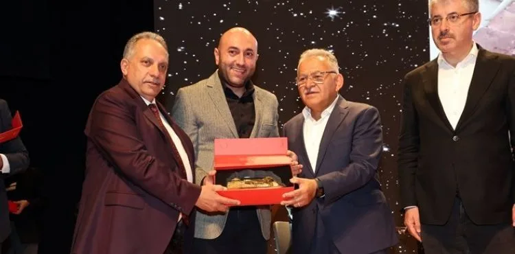 TALAS'A DEĞER KATANLARA ONUR PLAKETİ