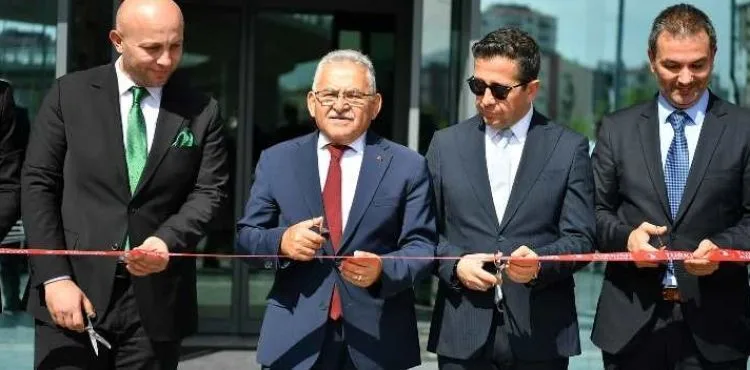 BAŞKAN BÜYÜKKILIÇ, HAVALİMANI TERMİNAL BİNASI’NDA YENİ VE MODERN YOLCU SALONUNUN AÇILIŞINA KATILDI