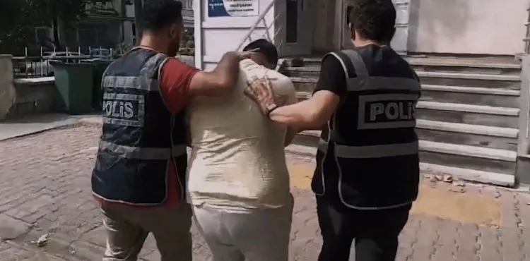 Otomobilden hırsızlık yapan kişi yakalandı