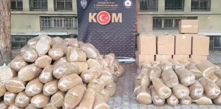 Kaçakçılara operasyon: 2 ton kaçak tütün ele geçirildi