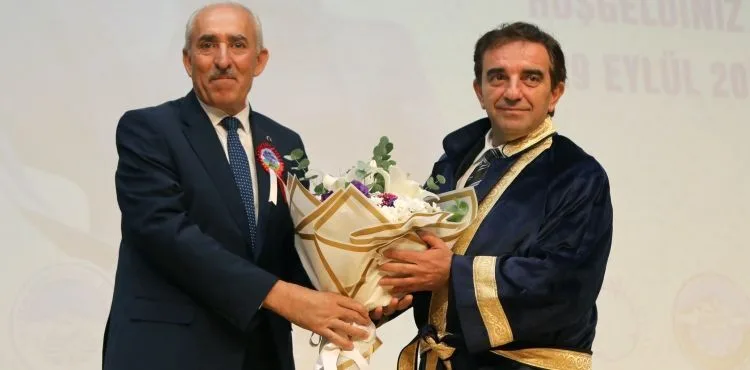 Prof. Dr. Özdarendeli, “Gelecek nesillere bilimi ve öğrenmeyi sevdirmeliyiz”