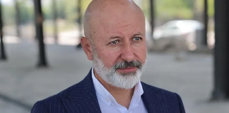 BAŞKAN ÇOLAKBAYRAKDAR, “UĞUREVLER’İN ÇEHRESİNİ DEĞİŞTİREN HİZMETLERİMİZLE BÖLGEYE DEĞER KATIYORUZ!”