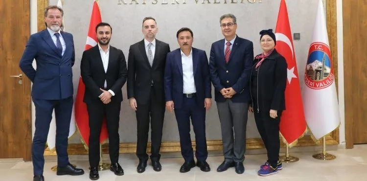 Vali Çiçek il müdürleri ile istişare toplantısında bir araya geldi