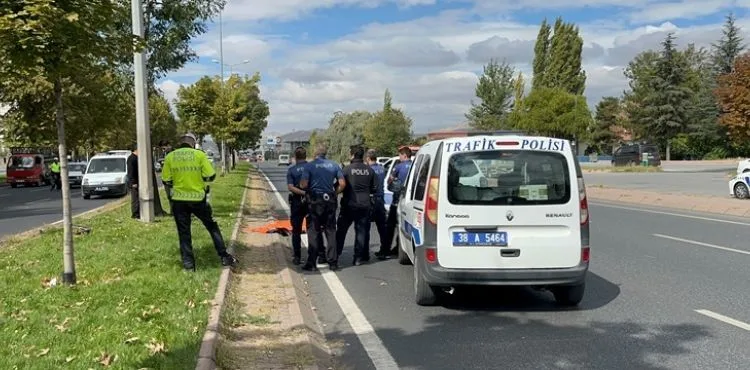 Hafif ticari aracın çarptığı yaya öldü