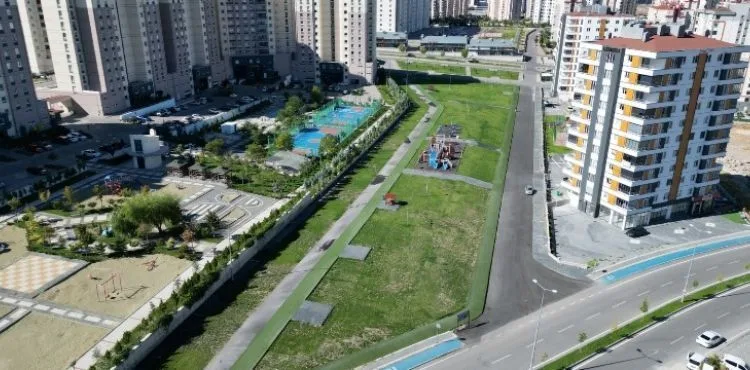 VATANDAŞA NEFES ALDIRACAK PROJELERE DEVAM EDEN MELİKGAZİ BELEDİYESİ İLDEM'E DEVASA BİR PARK KAZANDIRDI