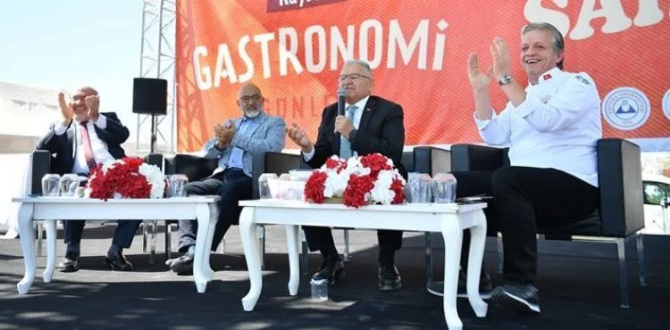 BAŞKAN BÜYÜKKILIÇ, LEZZETİN GÜNÜNDE GASTRONOMİ PANELİ’NE KATILDI