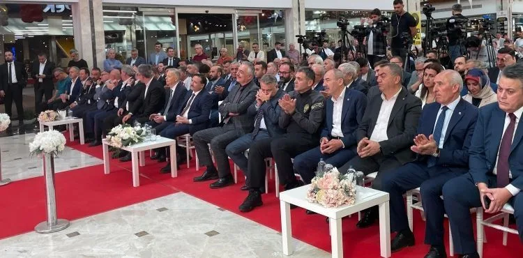Kumsmall Mobilya Fuarı açıldı