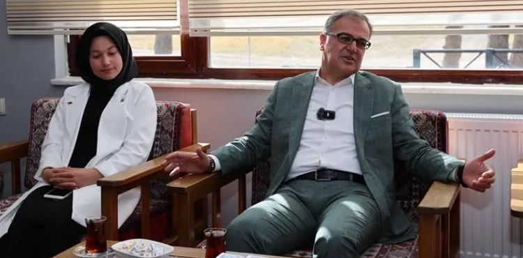 BAŞKAN ÖZDOĞAN, TÜGVA’LI GENÇLERLE