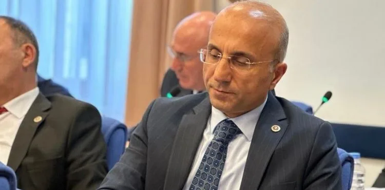 CHP’li Aşkın Genç: Bireysel kredi ve kredi kartı borçları, 3,6 trilyon lirayı aşarken, borçlarını ödeyemeyen yurttaşlarımızın sayısı 1 milyonu geçti