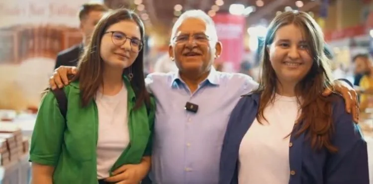 BAŞKAN BÜYÜKKILIÇ, 11 YILLIK ANIYI KAYSERİ KİTAP FUARI’NDA YENİLEDİ