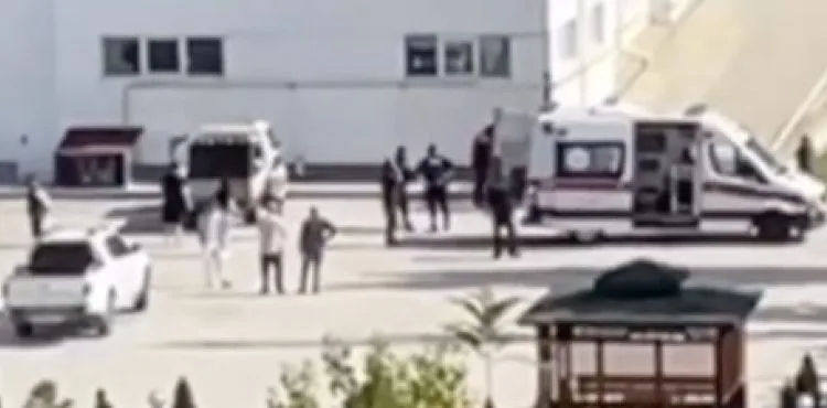 17 yaşındaki genç kız 5. kattan düşerek ağır yaralandı