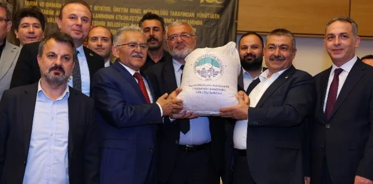 KAYSERİ BÜYÜKŞEHİR’DEN DOĞAL AFETLERDE MAĞDUR OLAN ÇİFTÇİLERE TOHUM DESTEĞİ